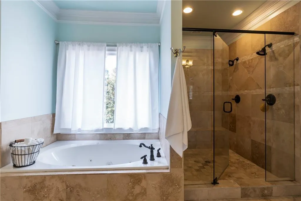 7989 Magnolia Square, Sandy Springs, Georgia 30350, 5 Bedrooms Bedrooms, ,3 BathroomsBathrooms,Residential,Sold,7989 Magnolia Square,6803085