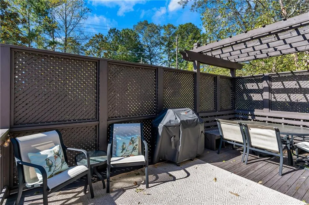 7989 Magnolia Square, Sandy Springs, Georgia 30350, 5 Bedrooms Bedrooms, ,3 BathroomsBathrooms,Residential,Sold,7989 Magnolia Square,6803085