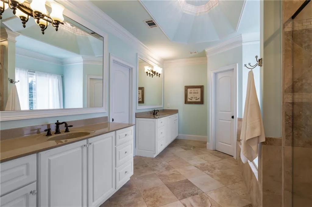 7989 Magnolia Square, Sandy Springs, Georgia 30350, 5 Bedrooms Bedrooms, ,3 BathroomsBathrooms,Residential,Sold,7989 Magnolia Square,6803085