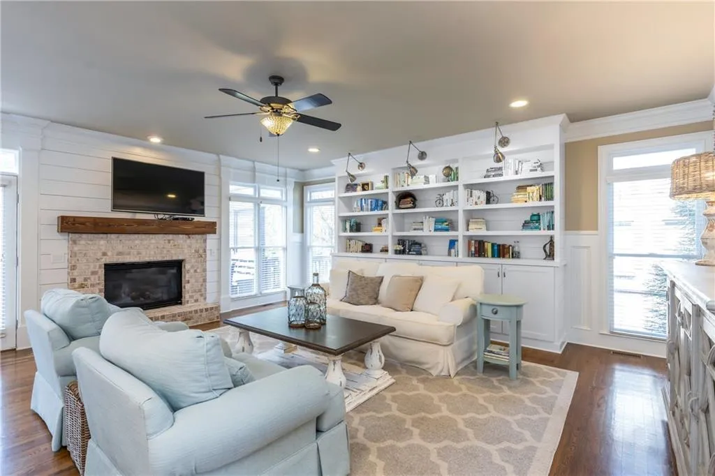 7989 Magnolia Square, Sandy Springs, Georgia 30350, 5 Bedrooms Bedrooms, ,3 BathroomsBathrooms,Residential,Sold,7989 Magnolia Square,6803085