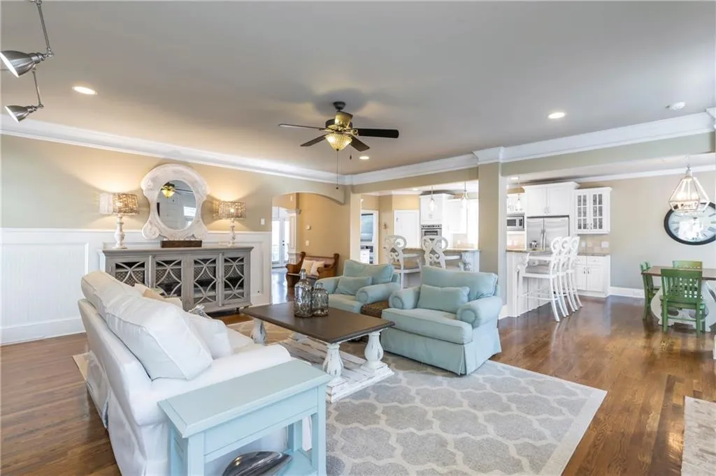 7989 Magnolia Square, Sandy Springs, Georgia 30350, 5 Bedrooms Bedrooms, ,3 BathroomsBathrooms,Residential,Sold,7989 Magnolia Square,6803085