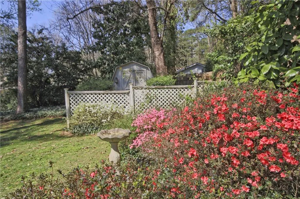 5930 Greenbrier Road, Sandy Springs, Georgia 30328, 3 Bedrooms Bedrooms, ,2 BathroomsBathrooms,Residential,Sold,5930 Greenbrier Road,5662005