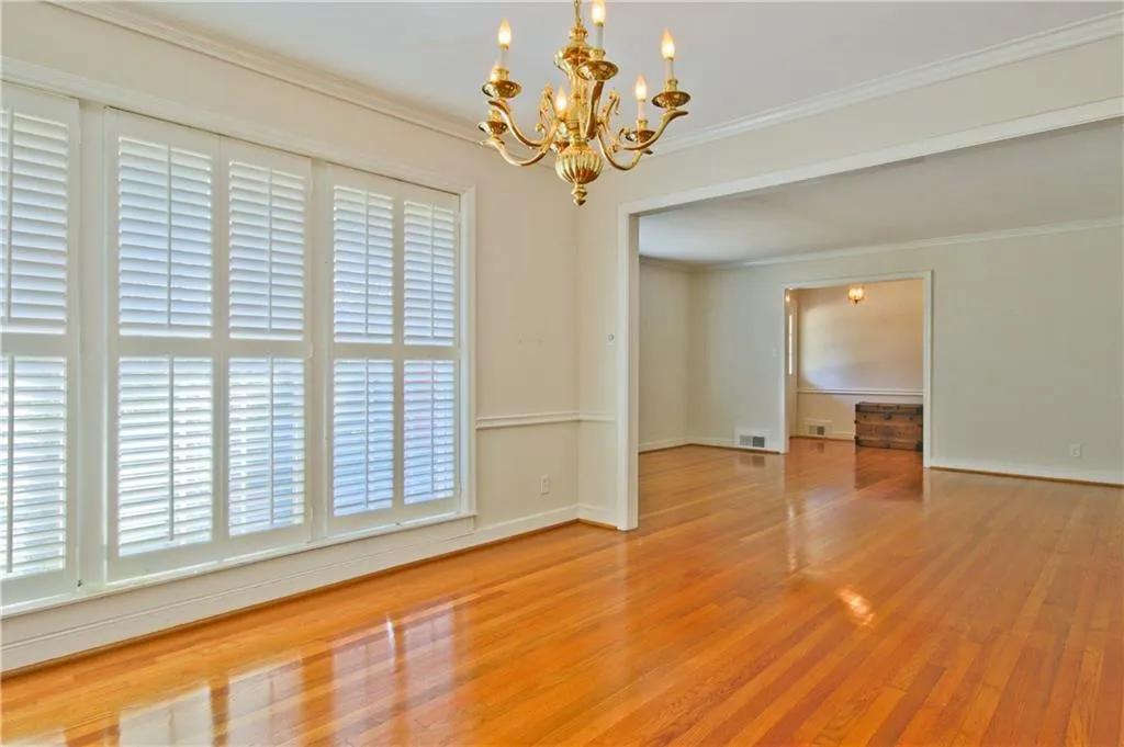 5930 Greenbrier Road, Sandy Springs, Georgia 30328, 3 Bedrooms Bedrooms, ,2 BathroomsBathrooms,Residential,Sold,5930 Greenbrier Road,5662005