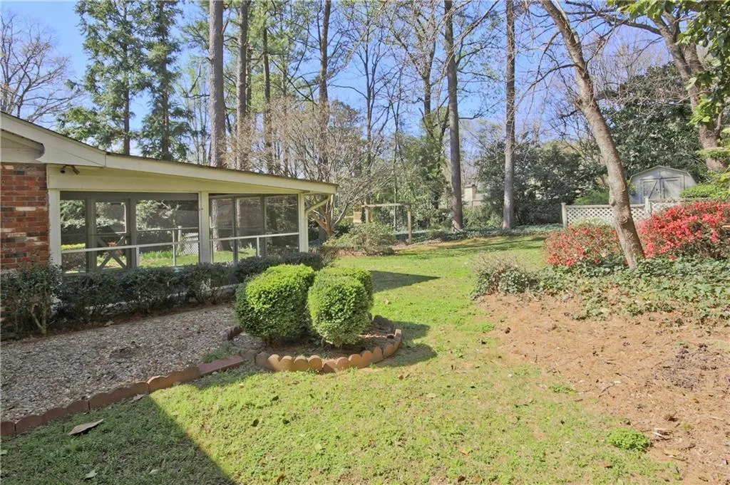 5930 Greenbrier Road, Sandy Springs, Georgia 30328, 3 Bedrooms Bedrooms, ,2 BathroomsBathrooms,Residential,Sold,5930 Greenbrier Road,5662005
