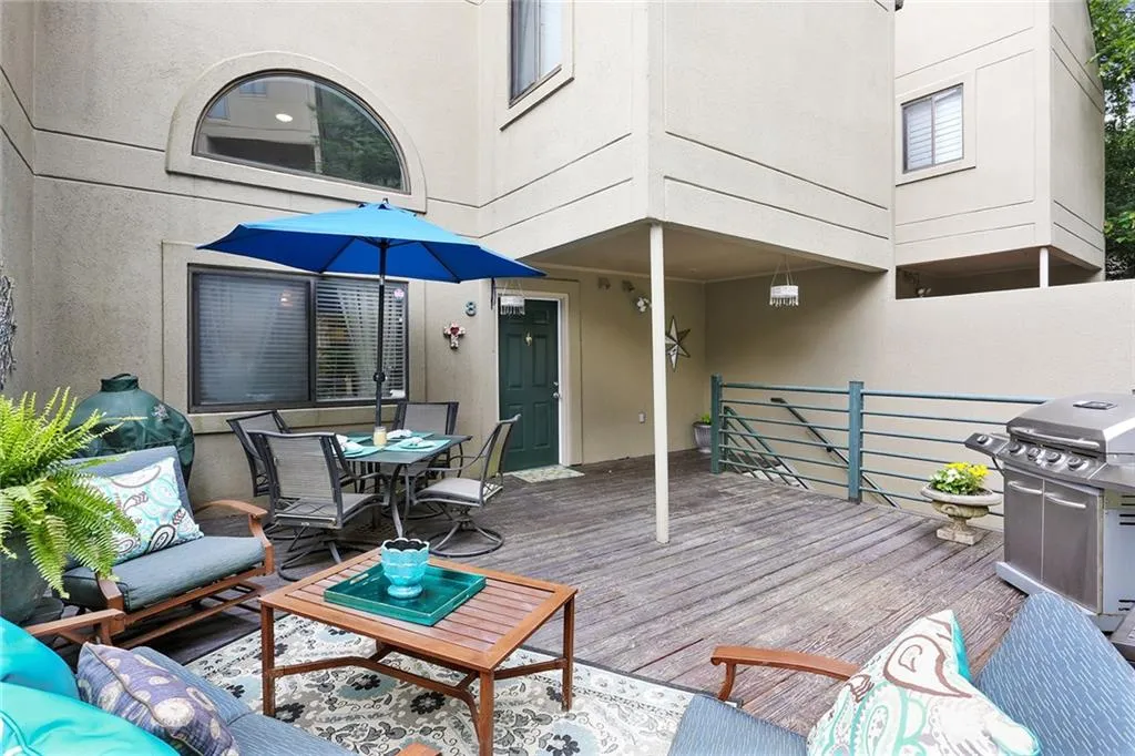 67 25th Street Nw Unit 8, Atlanta, Georgia 30309, 2 Bedrooms Bedrooms, ,2 BathroomsBathrooms,Residential,Sold,67 25th Street Nw Unit 8,5702676