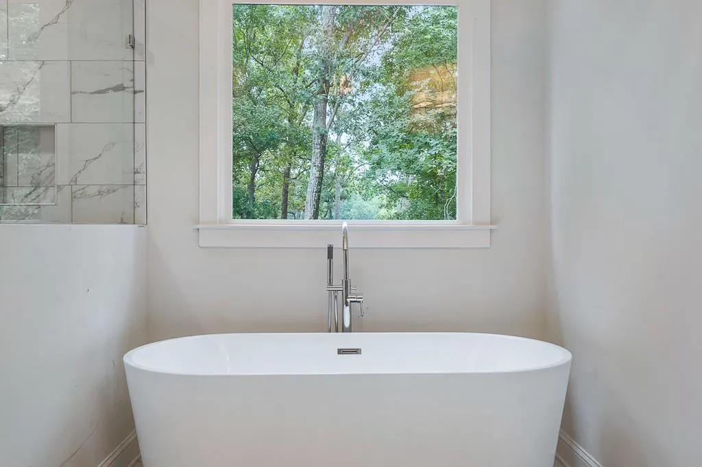 6485 Bridgewood Valley Road, Sandy Springs, Georgia 30328, 5 Bedrooms Bedrooms, ,4 BathroomsBathrooms,Residential,Sold,6485 Bridgewood Valley Road,6630897