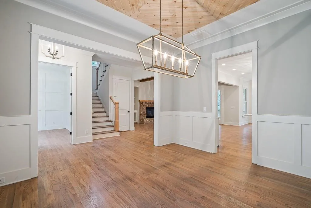 6485 Bridgewood Valley Road, Sandy Springs, Georgia 30328, 5 Bedrooms Bedrooms, ,4 BathroomsBathrooms,Residential,Sold,6485 Bridgewood Valley Road,6630897