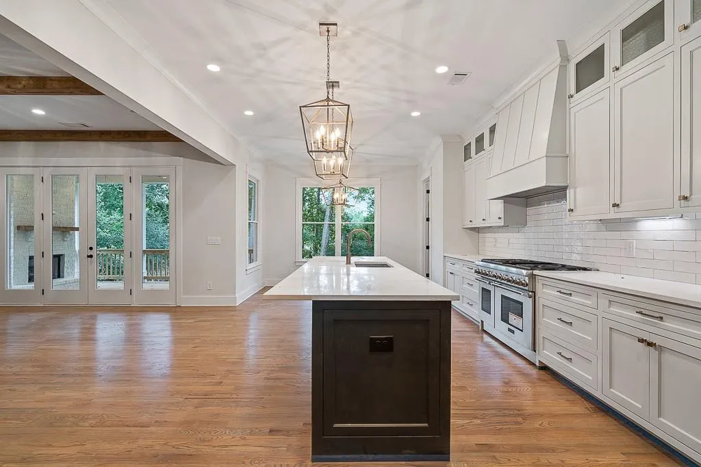 6485 Bridgewood Valley Road, Sandy Springs, Georgia 30328, 5 Bedrooms Bedrooms, ,4 BathroomsBathrooms,Residential,Sold,6485 Bridgewood Valley Road,6630897