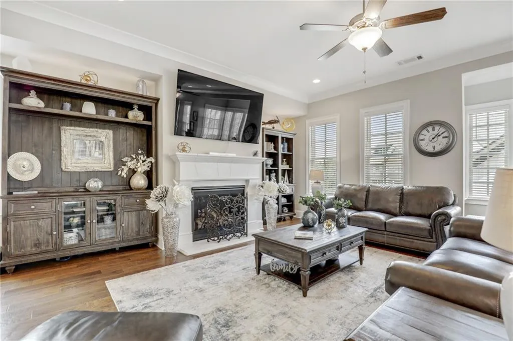 6626 Sterling Drive, Sandy Springs, Georgia 30328, 3 Bedrooms Bedrooms, ,3 BathroomsBathrooms,Residential,Sold,6626 Sterling Drive,6936742