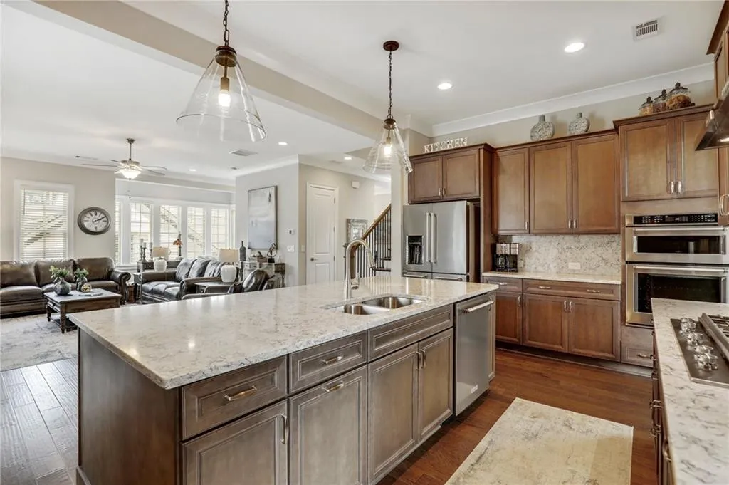 6626 Sterling Drive, Sandy Springs, Georgia 30328, 3 Bedrooms Bedrooms, ,3 BathroomsBathrooms,Residential,Sold,6626 Sterling Drive,6936742