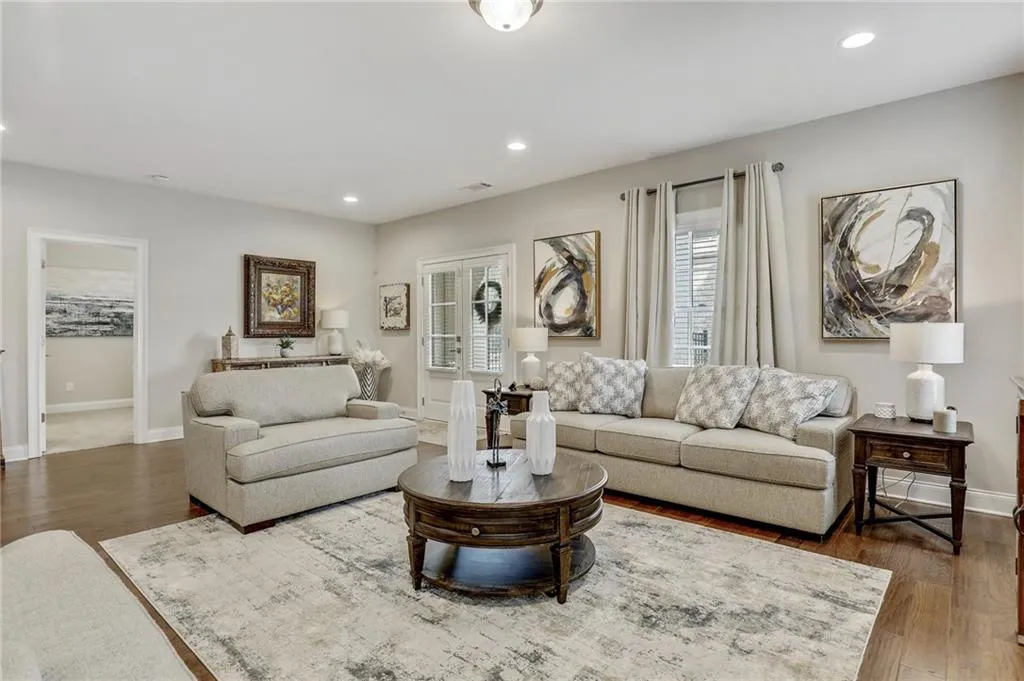 6626 Sterling Drive, Sandy Springs, Georgia 30328, 3 Bedrooms Bedrooms, ,3 BathroomsBathrooms,Residential,Sold,6626 Sterling Drive,6936742