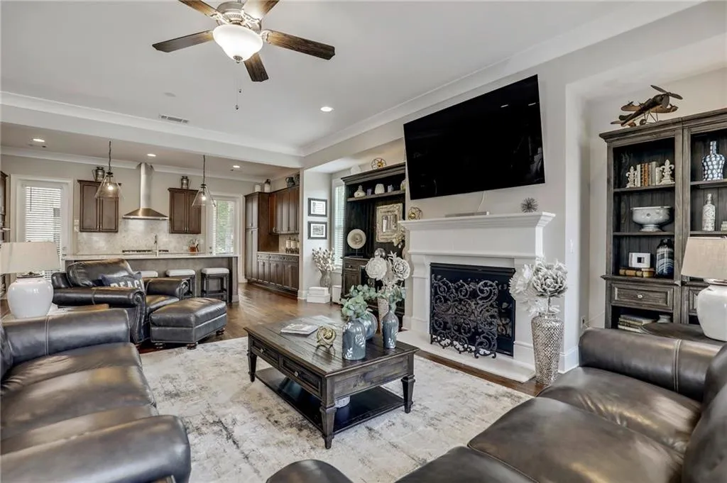 6626 Sterling Drive, Sandy Springs, Georgia 30328, 3 Bedrooms Bedrooms, ,3 BathroomsBathrooms,Residential,Sold,6626 Sterling Drive,6936742