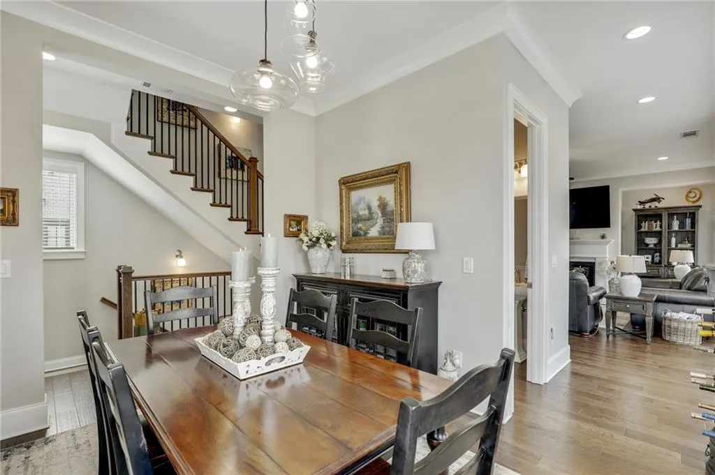 6626 Sterling Drive, Sandy Springs, Georgia 30328, 3 Bedrooms Bedrooms, ,3 BathroomsBathrooms,Residential,Sold,6626 Sterling Drive,6936742