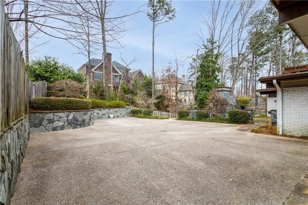 360 Elden Drive, Sandy Springs, Georgia 30342, 4 Bedrooms Bedrooms, ,3 BathroomsBathrooms,Residential,Sold,360 Elden Drive,6854461