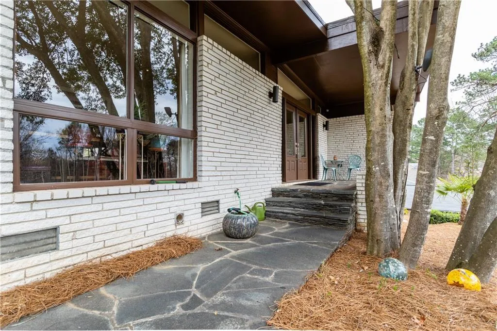 360 Elden Drive, Sandy Springs, Georgia 30342, 4 Bedrooms Bedrooms, ,3 BathroomsBathrooms,Residential,Sold,360 Elden Drive,6854461