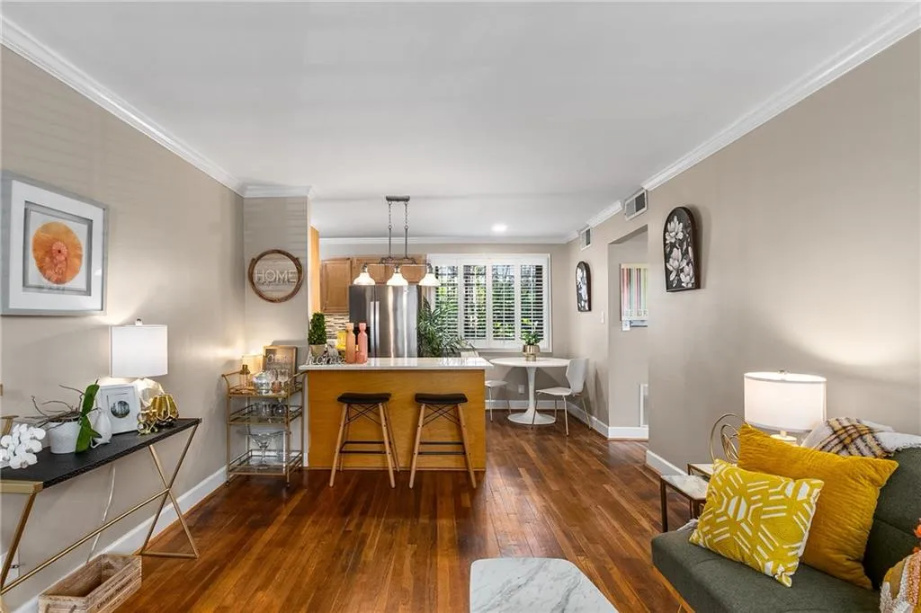 1990 Wellbourne Drive Unit #5, Atlanta, Georgia 30324, 1 Bedroom Bedrooms, ,1 BathroomBathrooms,Residential,For Sale,1990 Wellbourne Drive Unit #5,7579153