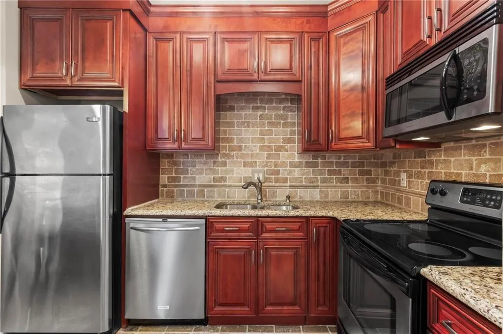 1421 Peachtree Street Ne Unit 211, Atlanta, Georgia 30309, 2 Bedrooms Bedrooms, ,1 BathroomBathrooms,Residential,For Sale,1421 Peachtree Street Ne Unit 211,7574115