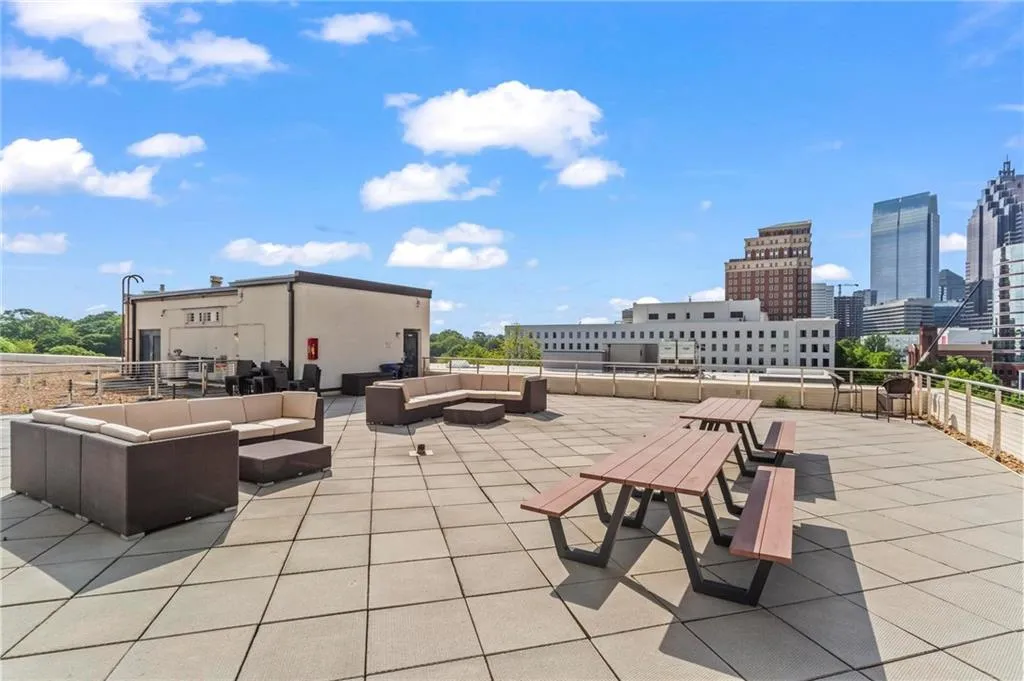 1421 Peachtree Street Ne Unit 211, Atlanta, Georgia 30309, 2 Bedrooms Bedrooms, ,1 BathroomBathrooms,Residential,For Sale,1421 Peachtree Street Ne Unit 211,7574115