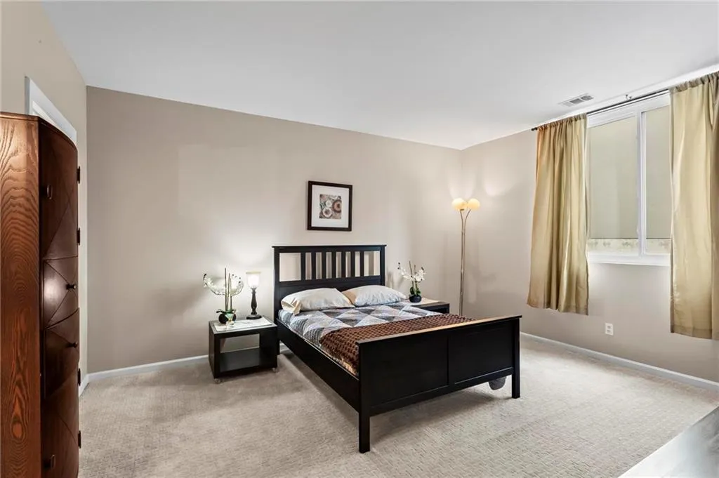 1421 Peachtree Street Ne Unit 211, Atlanta, Georgia 30309, 2 Bedrooms Bedrooms, ,1 BathroomBathrooms,Residential,For Sale,1421 Peachtree Street Ne Unit 211,7574115