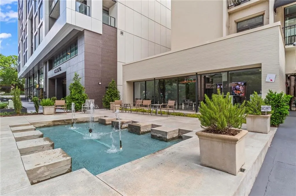 1421 Peachtree Street Ne Unit 211, Atlanta, Georgia 30309, 2 Bedrooms Bedrooms, ,1 BathroomBathrooms,Residential,For Sale,1421 Peachtree Street Ne Unit 211,7574115
