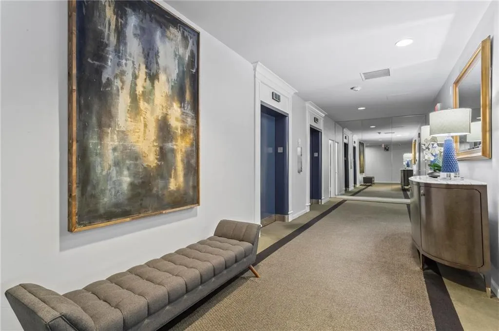 1421 Peachtree Street Ne Unit 211, Atlanta, Georgia 30309, 2 Bedrooms Bedrooms, ,1 BathroomBathrooms,Residential,For Sale,1421 Peachtree Street Ne Unit 211,7574115