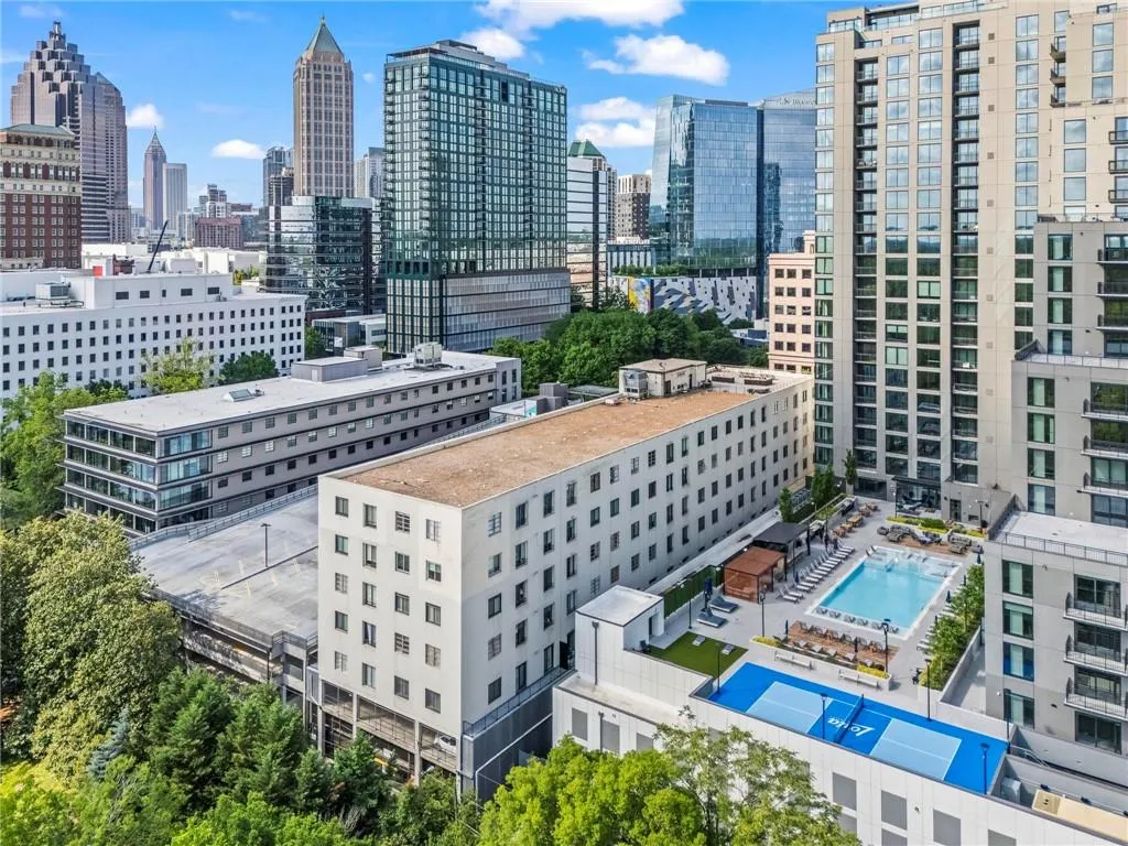 1421 Peachtree Street Ne Unit 211, Atlanta, Georgia 30309, 2 Bedrooms Bedrooms, ,1 BathroomBathrooms,Residential,For Sale,1421 Peachtree Street Ne Unit 211,7574115