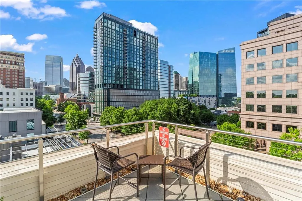 1421 Peachtree Street Ne Unit 211, Atlanta, Georgia 30309, 2 Bedrooms Bedrooms, ,1 BathroomBathrooms,Residential,For Sale,1421 Peachtree Street Ne Unit 211,7574115