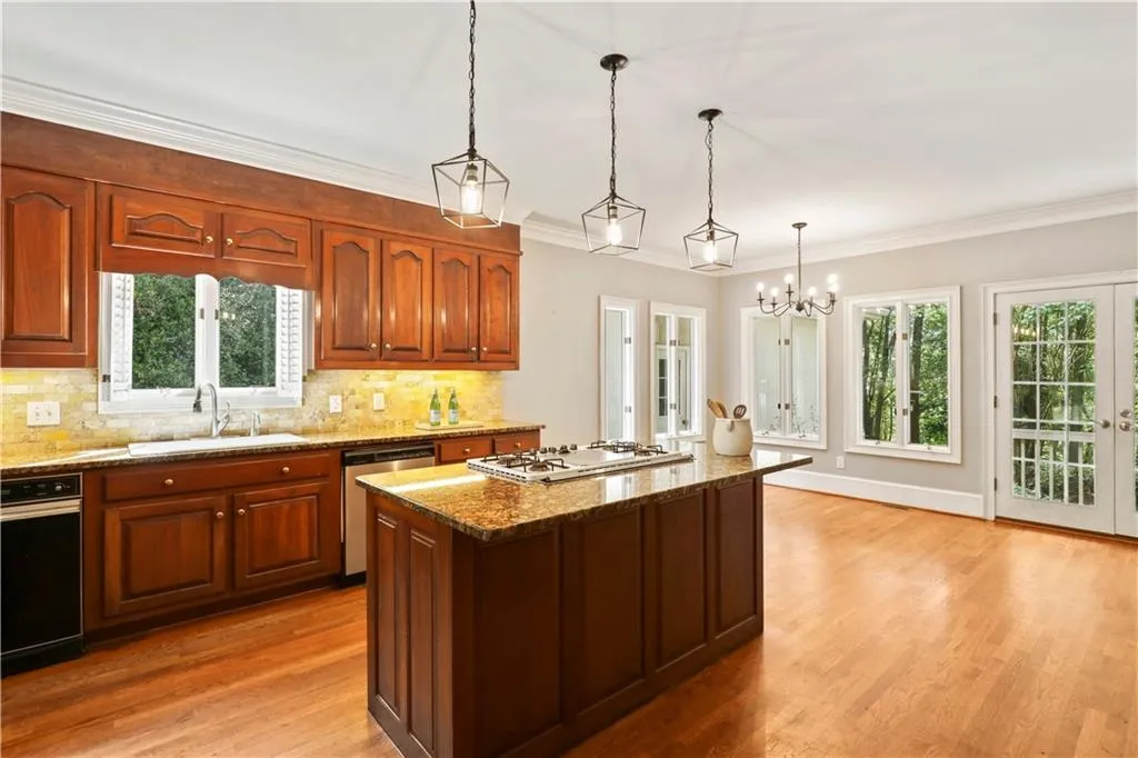 350 Cameron Ridge Drive, Atlanta, Georgia 30328, 4 Bedrooms Bedrooms, ,5 BathroomsBathrooms,Residential,Sold,350 Cameron Ridge Drive,6948308