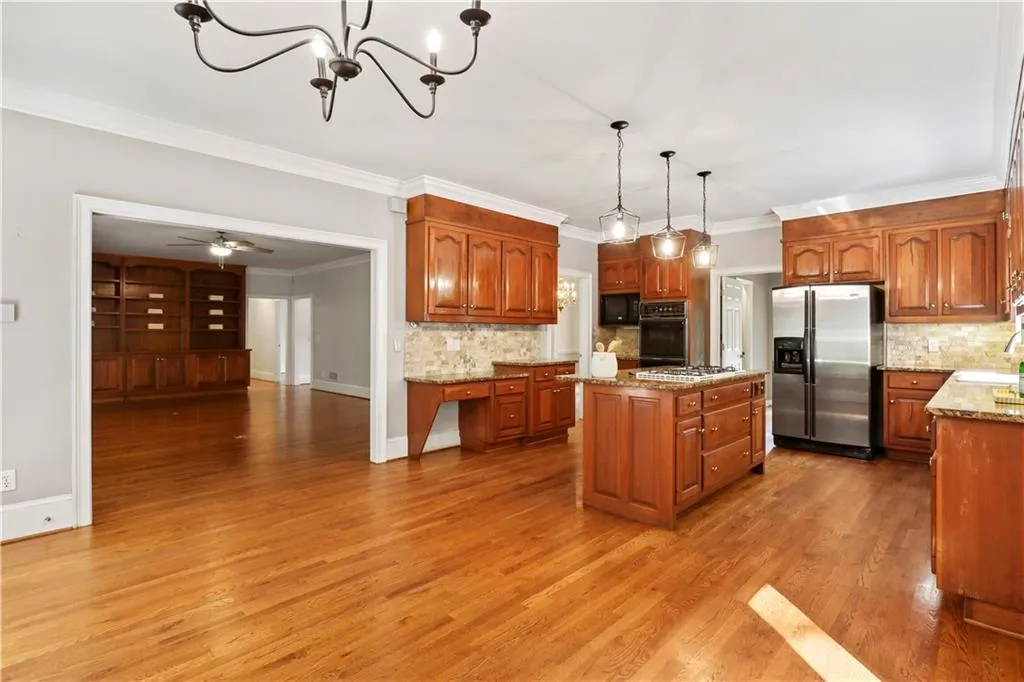 350 Cameron Ridge Drive, Atlanta, Georgia 30328, 4 Bedrooms Bedrooms, ,5 BathroomsBathrooms,Residential,Sold,350 Cameron Ridge Drive,6948308