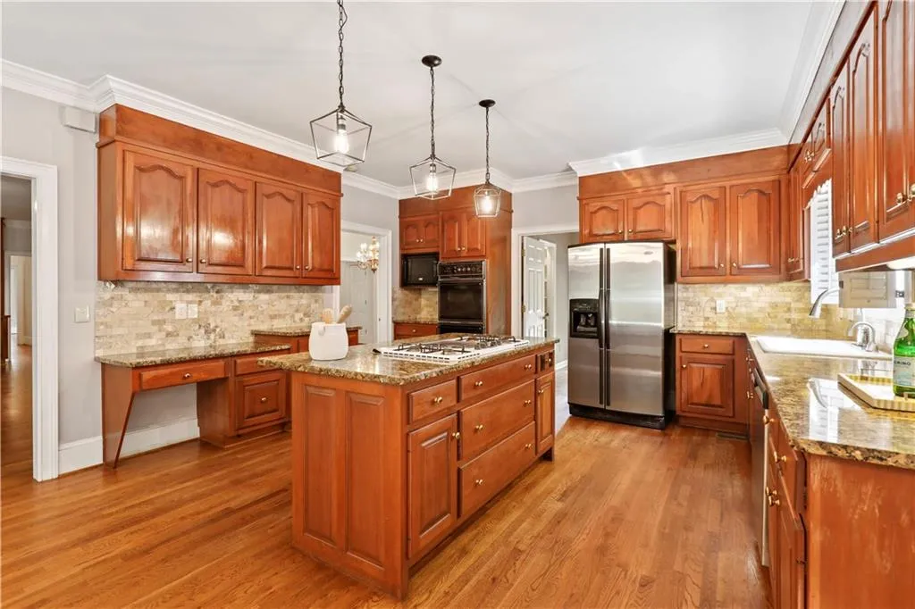 350 Cameron Ridge Drive, Atlanta, Georgia 30328, 4 Bedrooms Bedrooms, ,5 BathroomsBathrooms,Residential,Sold,350 Cameron Ridge Drive,6948308