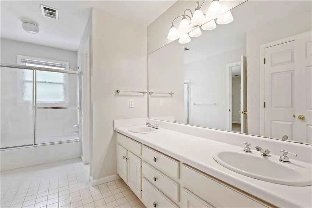 350 Cameron Ridge Drive, Atlanta, Georgia 30328, 4 Bedrooms Bedrooms, ,5 BathroomsBathrooms,Residential,Sold,350 Cameron Ridge Drive,6948308