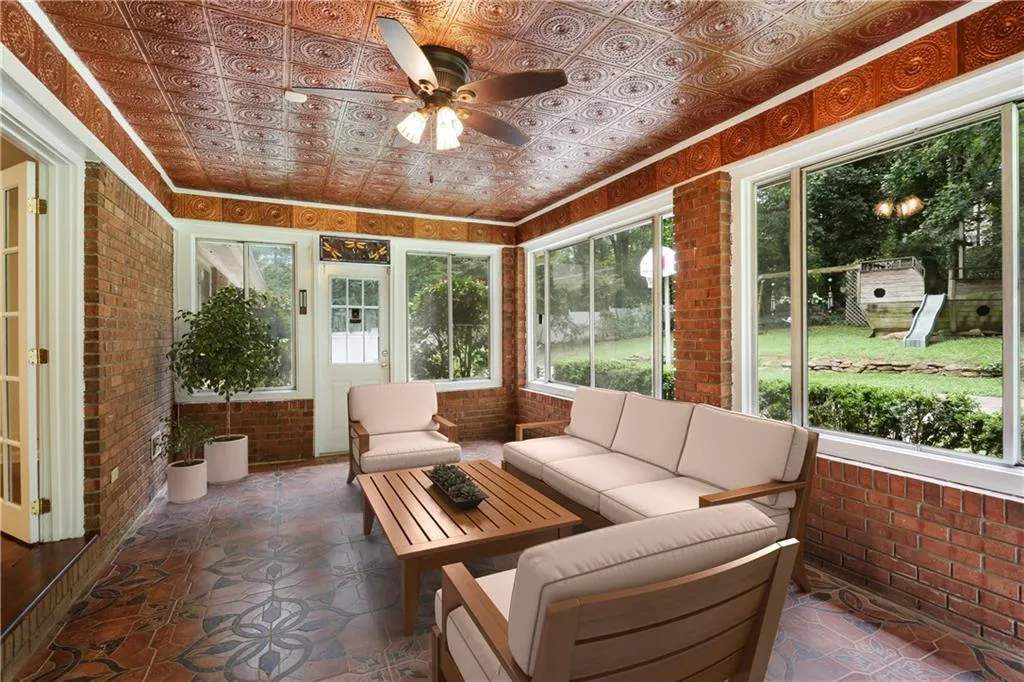 860 Spalding Drive, Sandy Springs, Georgia 30328, 5 Bedrooms Bedrooms, ,3 BathroomsBathrooms,Residential,Sold,860 Spalding Drive,5883426