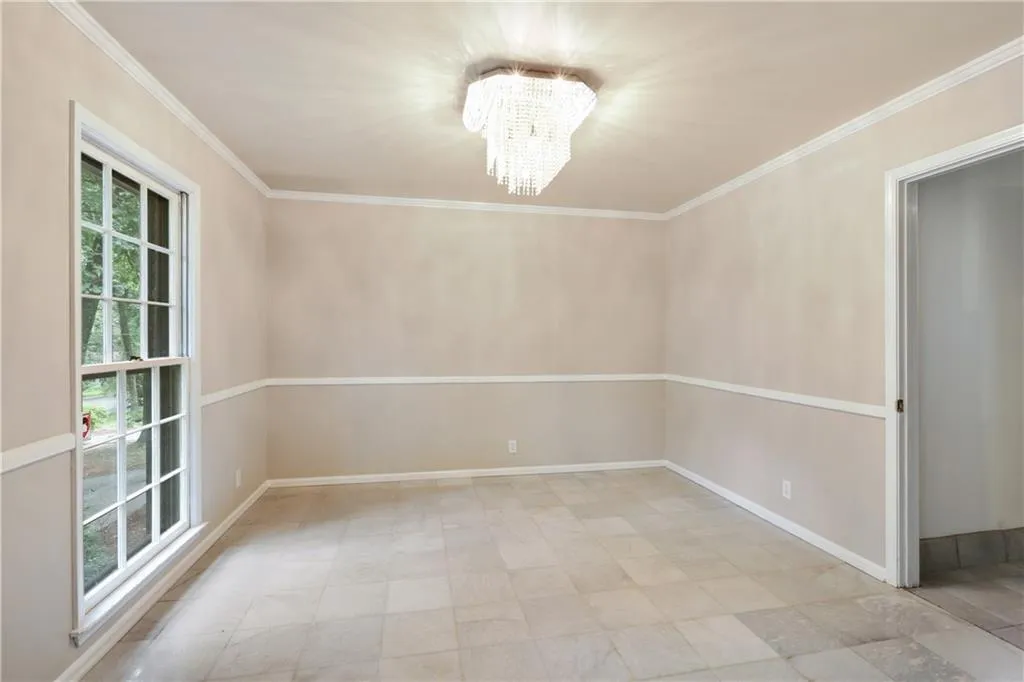 860 Spalding Drive, Sandy Springs, Georgia 30328, 5 Bedrooms Bedrooms, ,3 BathroomsBathrooms,Residential,Sold,860 Spalding Drive,5883426