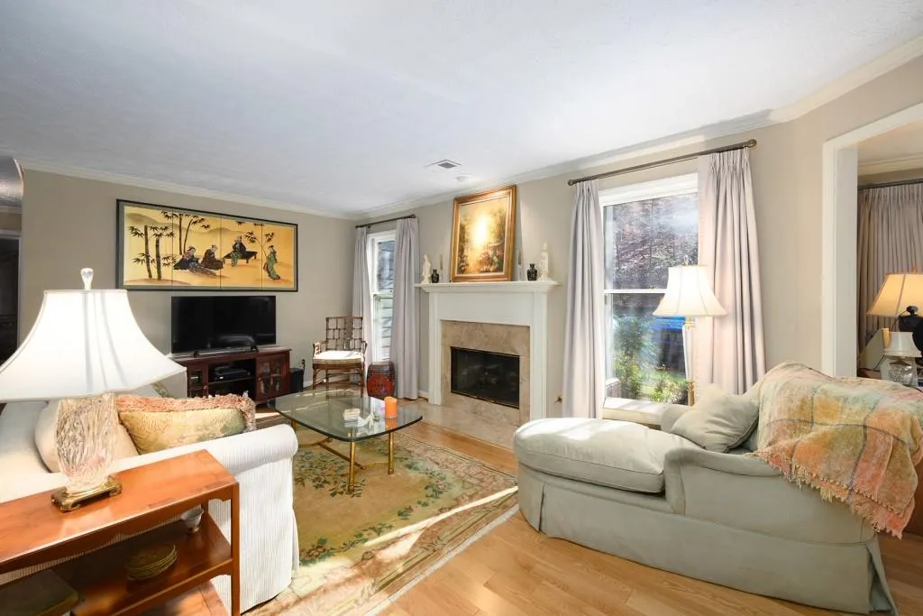 701 Bainbridge Drive, Atlanta, Georgia 30327, 2 Bedrooms Bedrooms, ,2 BathroomsBathrooms,Residential,Sold,701 Bainbridge Drive,6832157