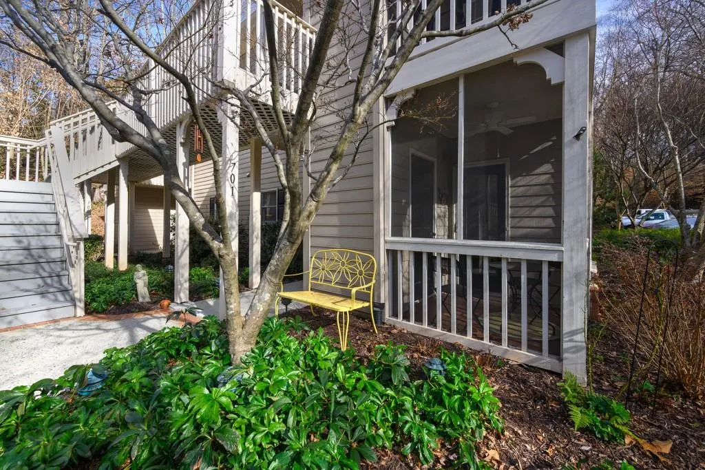701 Bainbridge Drive, Atlanta, Georgia 30327, 2 Bedrooms Bedrooms, ,2 BathroomsBathrooms,Residential,Sold,701 Bainbridge Drive,6832157