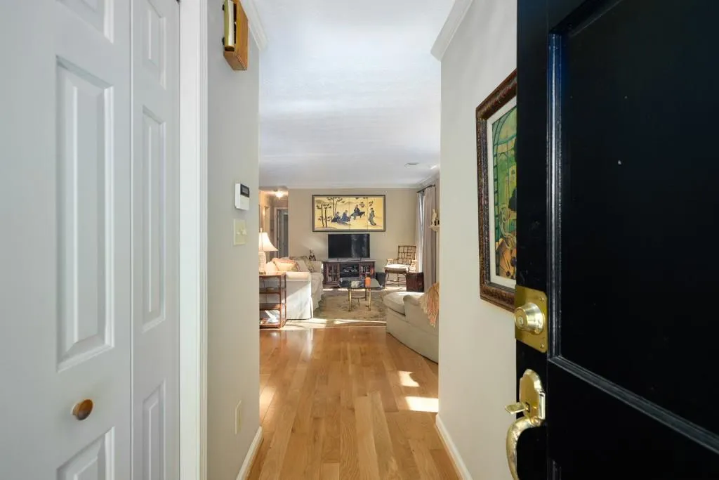 701 Bainbridge Drive, Atlanta, Georgia 30327, 2 Bedrooms Bedrooms, ,2 BathroomsBathrooms,Residential,Sold,701 Bainbridge Drive,6832157