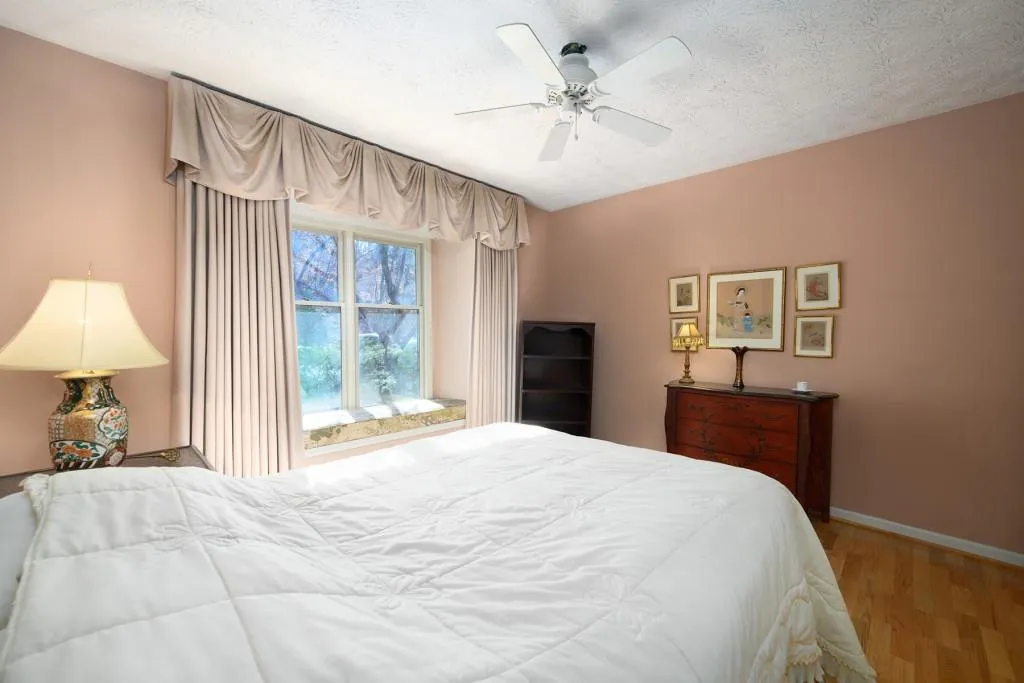701 Bainbridge Drive, Atlanta, Georgia 30327, 2 Bedrooms Bedrooms, ,2 BathroomsBathrooms,Residential,Sold,701 Bainbridge Drive,6832157