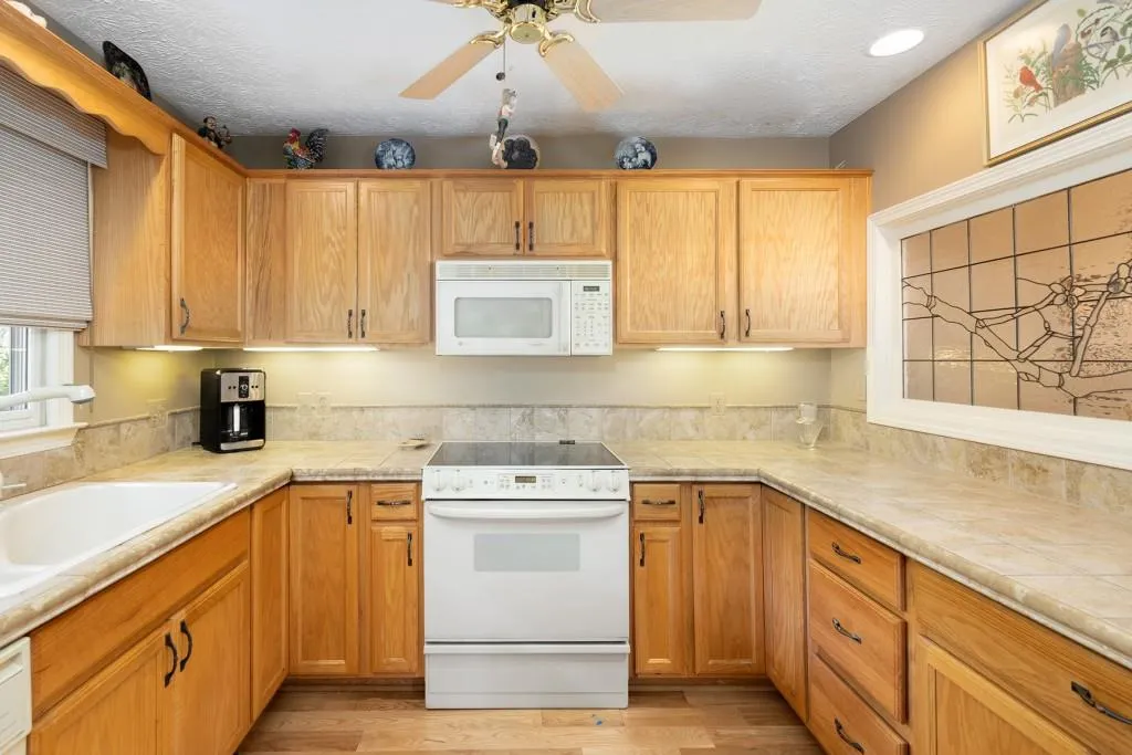 701 Bainbridge Drive, Atlanta, Georgia 30327, 2 Bedrooms Bedrooms, ,2 BathroomsBathrooms,Residential,Sold,701 Bainbridge Drive,6832157
