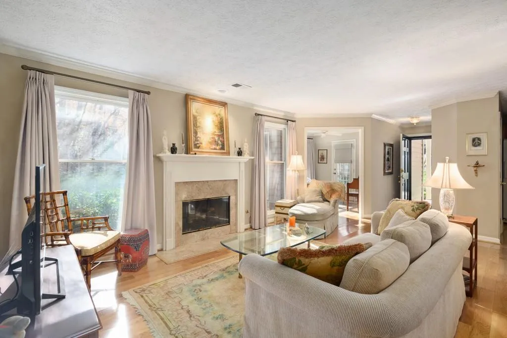 701 Bainbridge Drive, Atlanta, Georgia 30327, 2 Bedrooms Bedrooms, ,2 BathroomsBathrooms,Residential,Sold,701 Bainbridge Drive,6832157