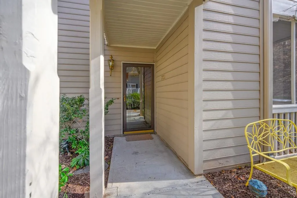 701 Bainbridge Drive, Atlanta, Georgia 30327, 2 Bedrooms Bedrooms, ,2 BathroomsBathrooms,Residential,Sold,701 Bainbridge Drive,6832157