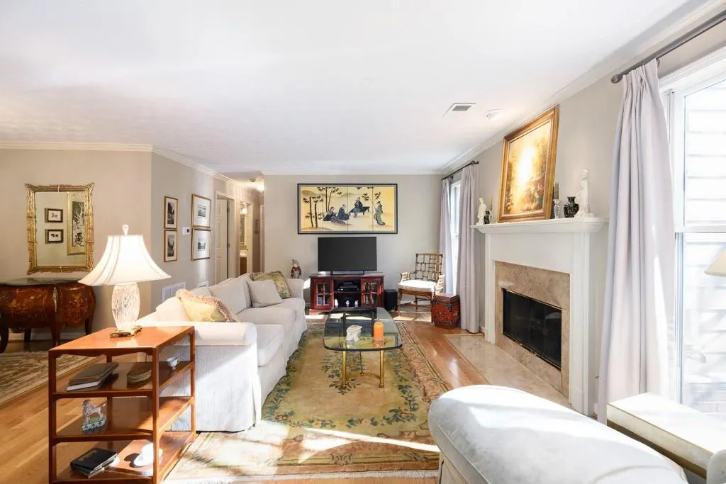 701 Bainbridge Drive, Atlanta, Georgia 30327, 2 Bedrooms Bedrooms, ,2 BathroomsBathrooms,Residential,Sold,701 Bainbridge Drive,6832157
