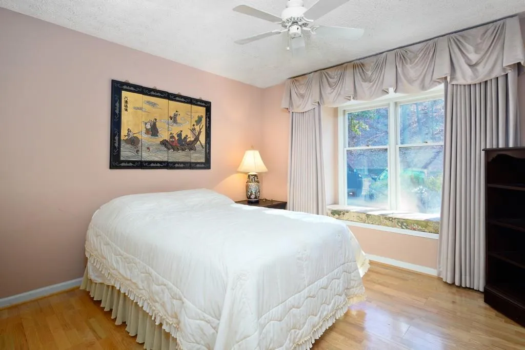 701 Bainbridge Drive, Atlanta, Georgia 30327, 2 Bedrooms Bedrooms, ,2 BathroomsBathrooms,Residential,Sold,701 Bainbridge Drive,6832157