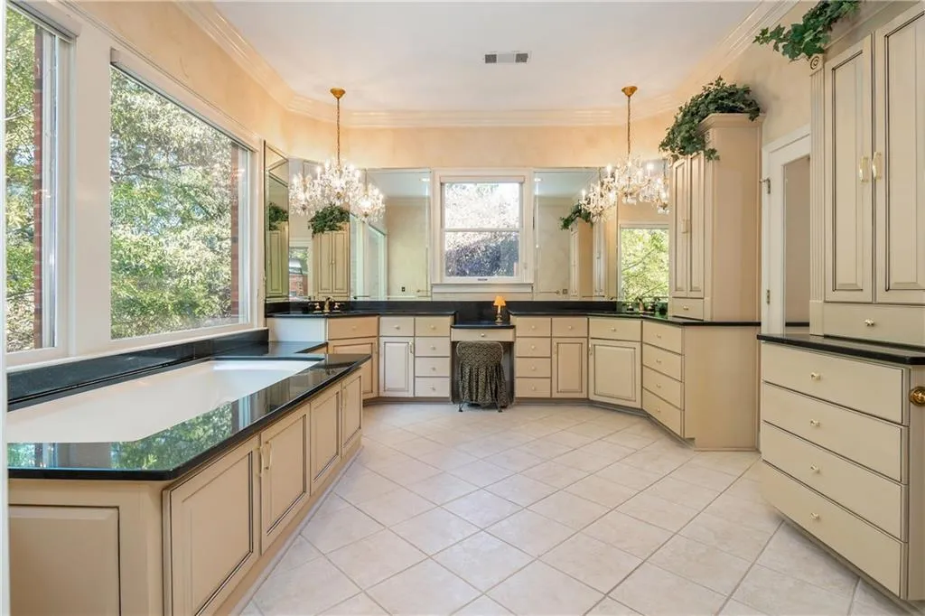 5550 Errol Place, Atlanta, Georgia 30327, 5 Bedrooms Bedrooms, ,5 BathroomsBathrooms,Residential,For Sale,5550 Errol Place,7676329