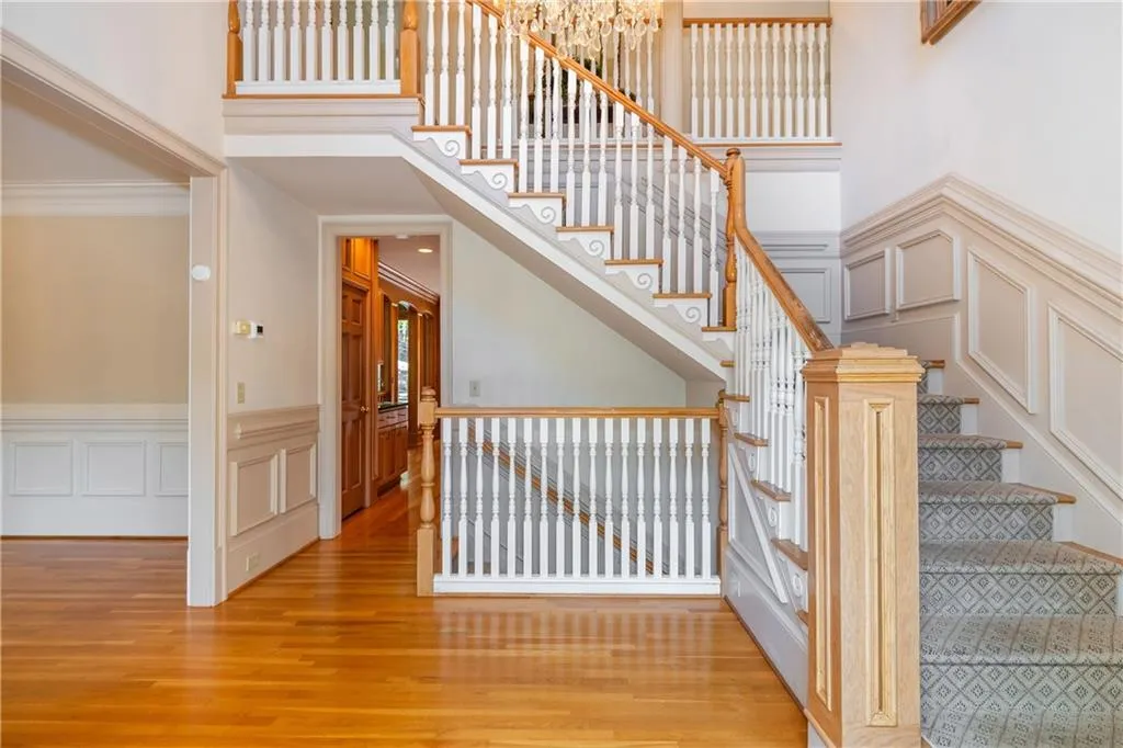 5550 Errol Place, Atlanta, Georgia 30327, 5 Bedrooms Bedrooms, ,5 BathroomsBathrooms,Residential,For Sale,5550 Errol Place,7676329