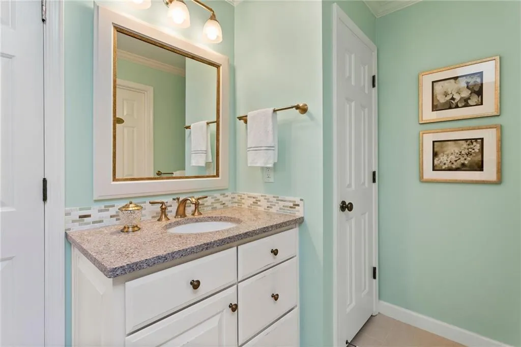7980 Spalding Hills, Sandy Springs, Georgia 30350, 5 Bedrooms Bedrooms, ,4 BathroomsBathrooms,Residential,Sold,7980 Spalding Hills,6734577