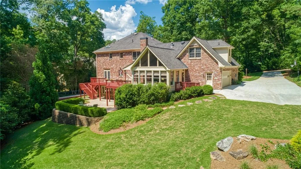 7980 Spalding Hills, Sandy Springs, Georgia 30350, 5 Bedrooms Bedrooms, ,4 BathroomsBathrooms,Residential,Sold,7980 Spalding Hills,6734577