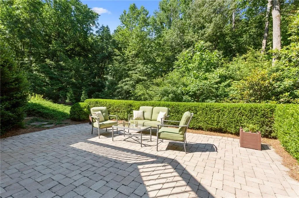 7980 Spalding Hills, Sandy Springs, Georgia 30350, 5 Bedrooms Bedrooms, ,4 BathroomsBathrooms,Residential,Sold,7980 Spalding Hills,6734577