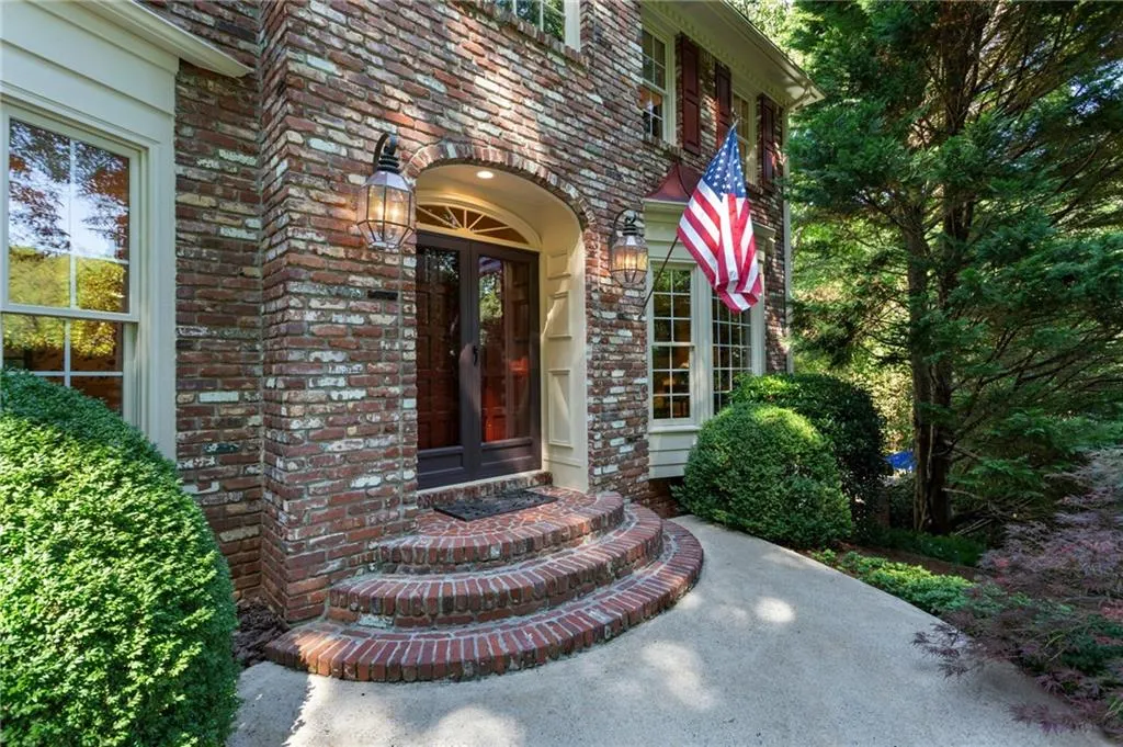 7980 Spalding Hills, Sandy Springs, Georgia 30350, 5 Bedrooms Bedrooms, ,4 BathroomsBathrooms,Residential,Sold,7980 Spalding Hills,6734577