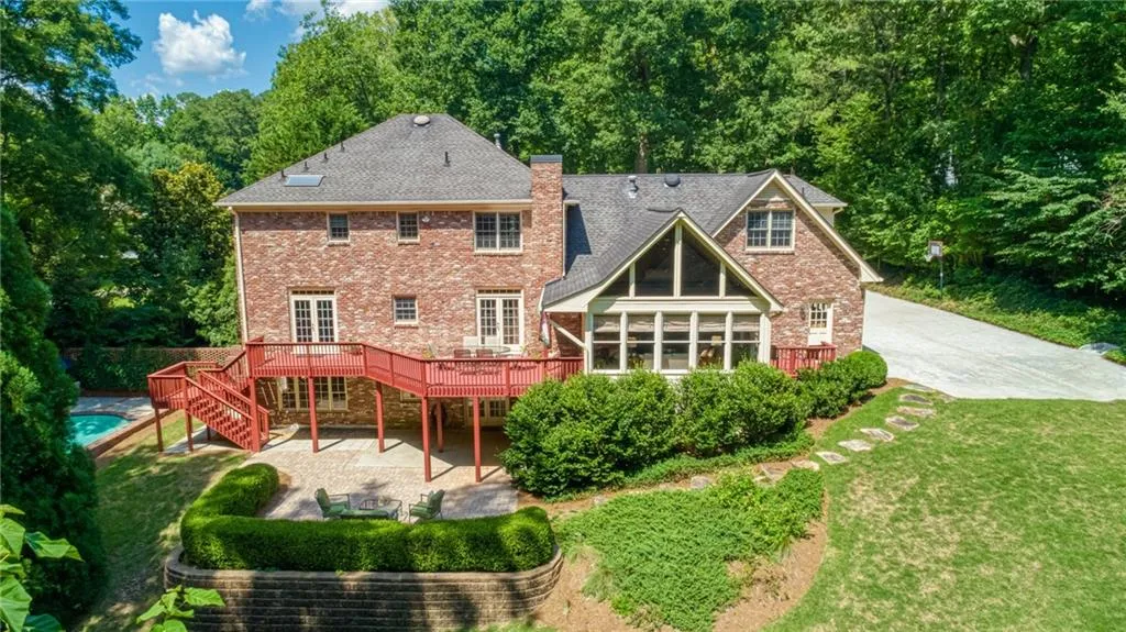 7980 Spalding Hills, Sandy Springs, Georgia 30350, 5 Bedrooms Bedrooms, ,4 BathroomsBathrooms,Residential,Sold,7980 Spalding Hills,6734577