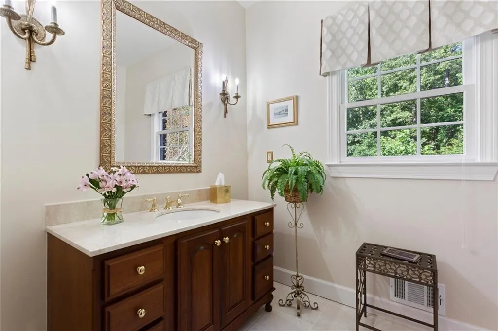 7980 Spalding Hills, Sandy Springs, Georgia 30350, 5 Bedrooms Bedrooms, ,4 BathroomsBathrooms,Residential,Sold,7980 Spalding Hills,6734577
